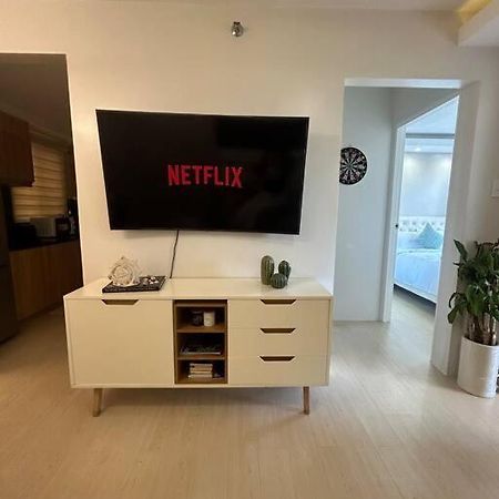 Modern Oasis: Pool + Netflix Lejlighed Manila Eksteriør billede