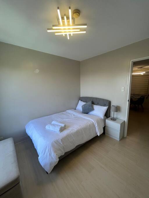 Modern Oasis: Pool + Netflix Lejlighed Manila Eksteriør billede